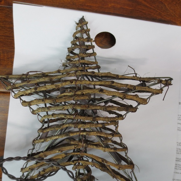 Christmas Tree Topper Plug In 12" Rustic Rattan 3D Natural Star - Picture 3 of 5